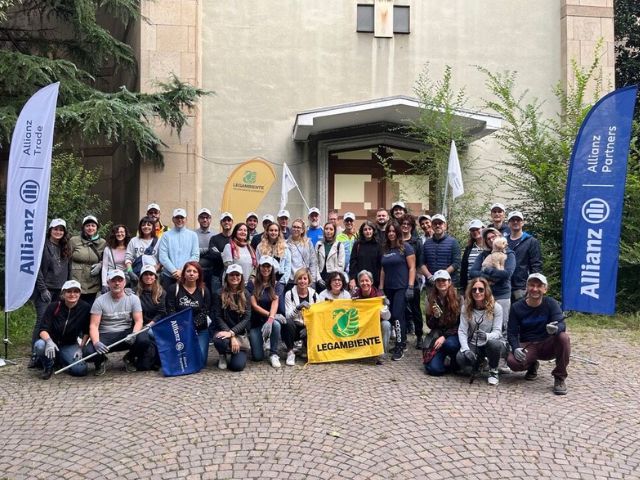Foto di gruppo del World Cleanup Day 2024